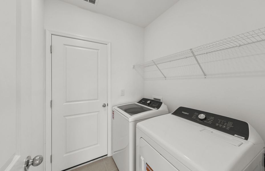 Close-up of interior finishes inside a home in Caloosa Cove, Labelle (Image 13).