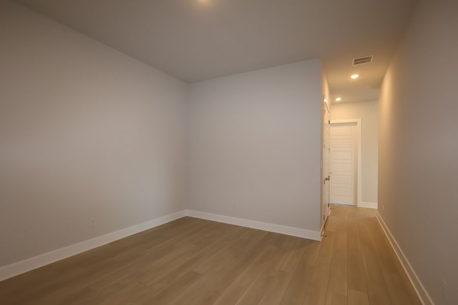 Spacious, unfurnished interior of a new home in Wolf Ranch – West Bend, Georgetown (Image 7).