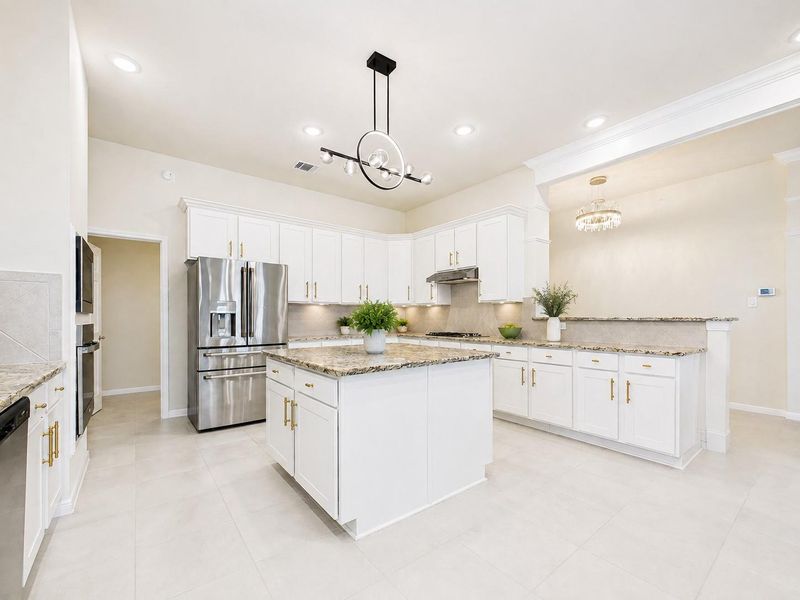 Furnished interior view inside a new home in Pedregal, Galveston (Image 13).