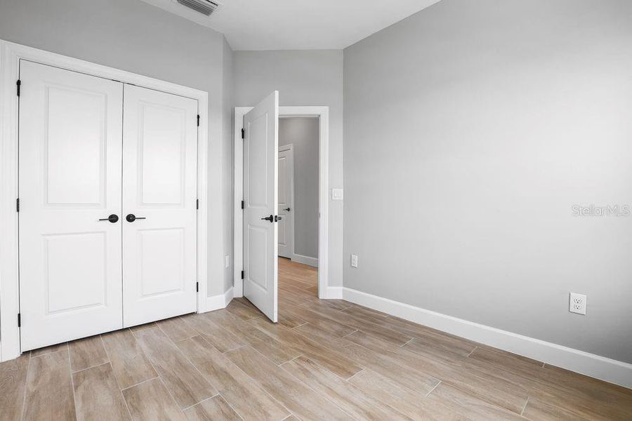 Spacious, unfurnished interior of a new home in Seahaven, Punta Gorda (Image 12).