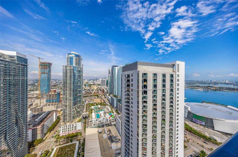 Condo located in Miami, FL showcasing its design and architecture (Image 3). Condo located in Miami, FL showcasing its design and architecture (Image 3).