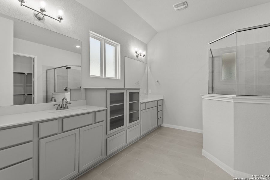 Furnished interior view inside a new home in Stillwater Ranch 60', San Antonio (Image 10).