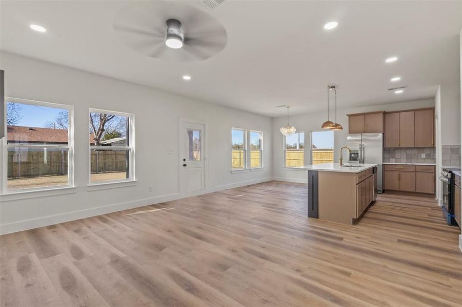 Spacious, unfurnished interior of a new home in , Dallas (Image 33).