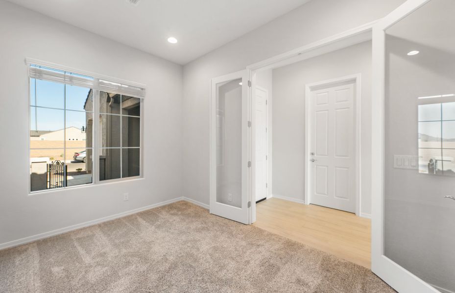 Spacious, unfurnished interior of a new home in Visara, Surprise (Image 23).