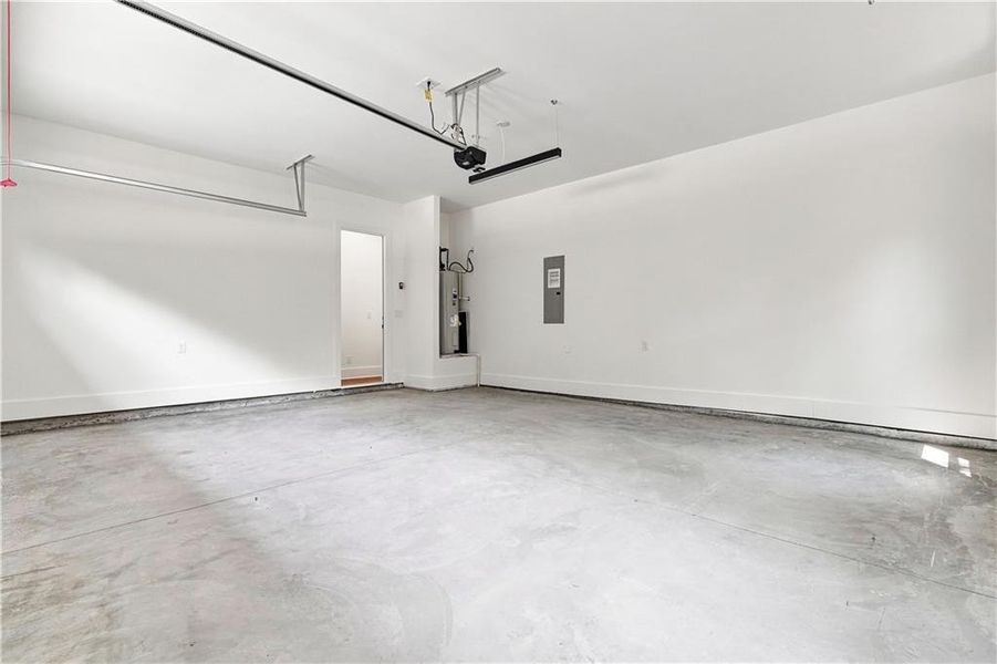 Spacious, unfurnished interior of a new home in , Gainesville (Image 20). Spacious, unfurnished interior of a new home in , Gainesville (Image 20).