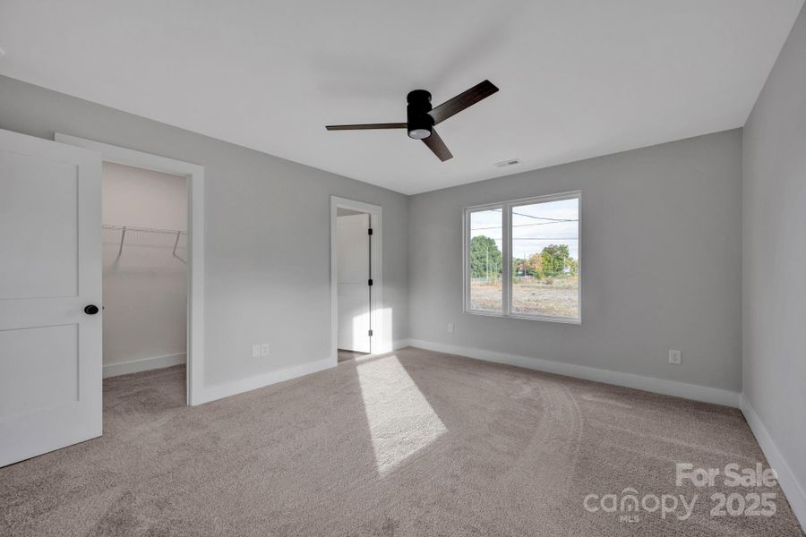 Spacious, unfurnished interior of a new home in , Salisbury (Image 27).