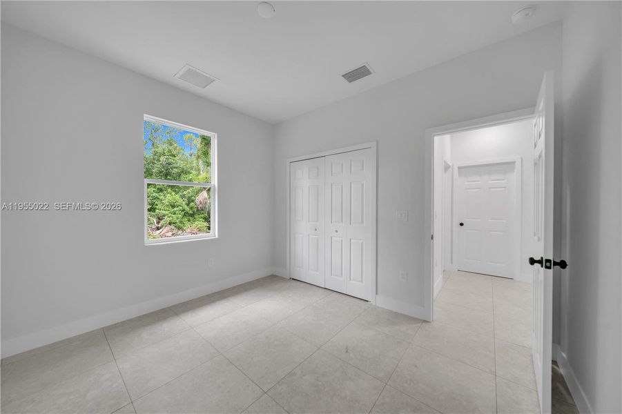 Spacious, unfurnished interior of a new home in , Lehigh Acres (Image 41).
