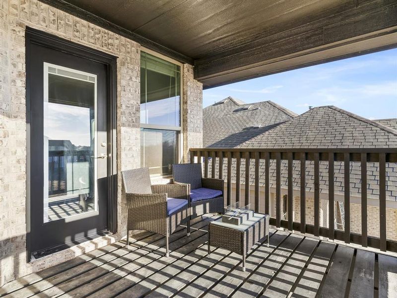 Exterior details and patio area of a home in Star Ranch, Godley (Image 29).