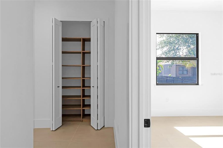 Spacious, unfurnished interior of a new home in , Cape Coral (Image 67).