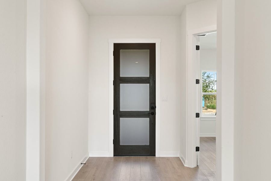 Spacious, unfurnished interior of a new home in Lagos Reserve, Manor (Image 18).