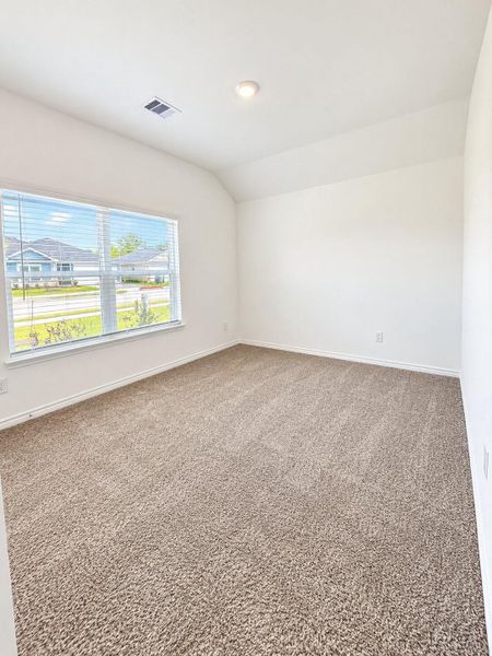 Spacious, unfurnished interior of a new home in , Dayton (Image 9).