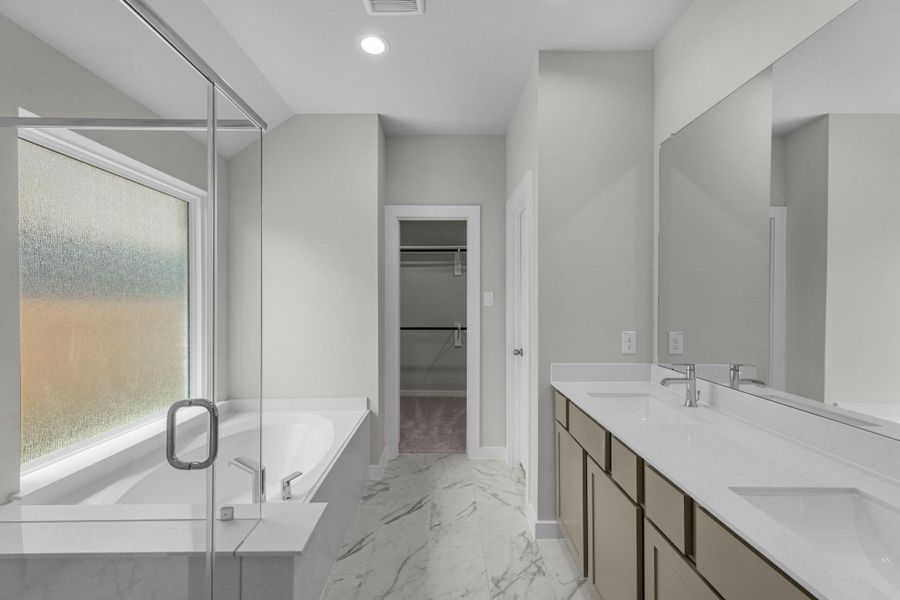 Furnished interior view inside a new home in Huntington Place, Rosharon (Image 6).
