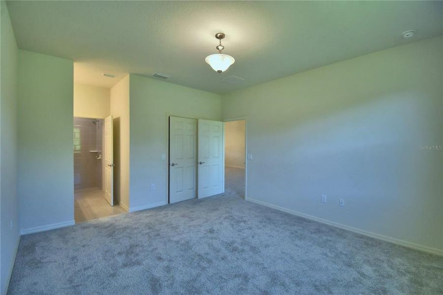 Spacious, unfurnished interior of a new home in , Winter Haven (Image 20).