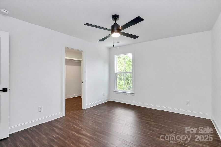 Spacious, unfurnished interior of a new home in Harbor Oaks, Denver (Image 35).