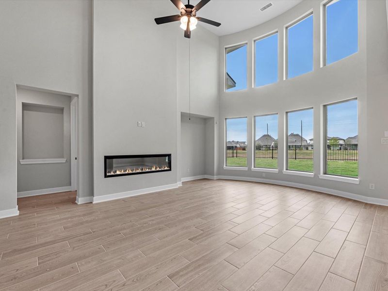 Representative image. Features, specifications, selections and colors may vary. Representative image. Features, specifications, selections and colors may vary.