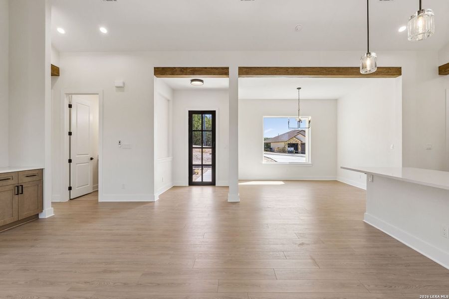Spacious, unfurnished interior of a new home in , Canyon Lake (Image 22).