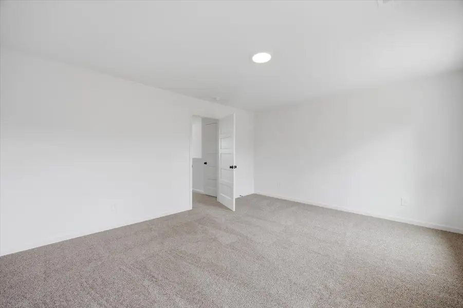 Spacious, unfurnished interior of a new home in Creekside Manor, Thomaston (Image 22). Spacious, unfurnished interior of a new home in Creekside Manor, Thomaston (Image 22).