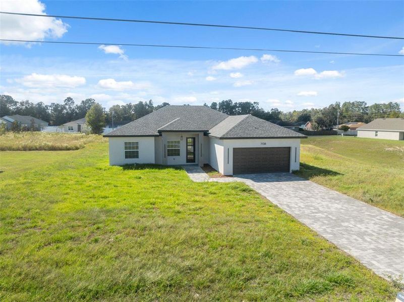 Exterior details and patio area of a home in , Ocala (Image 23).