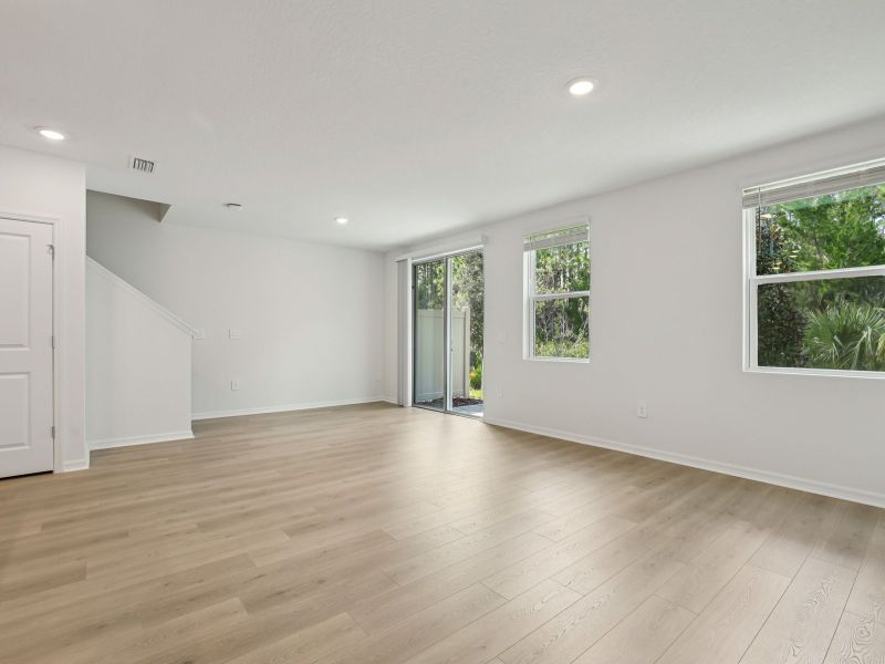 Spacious, unfurnished interior of a new home in Bradford Park, Ormond Beach (Image 6). Spacious, unfurnished interior of a new home in Bradford Park, Ormond Beach (Image 6).