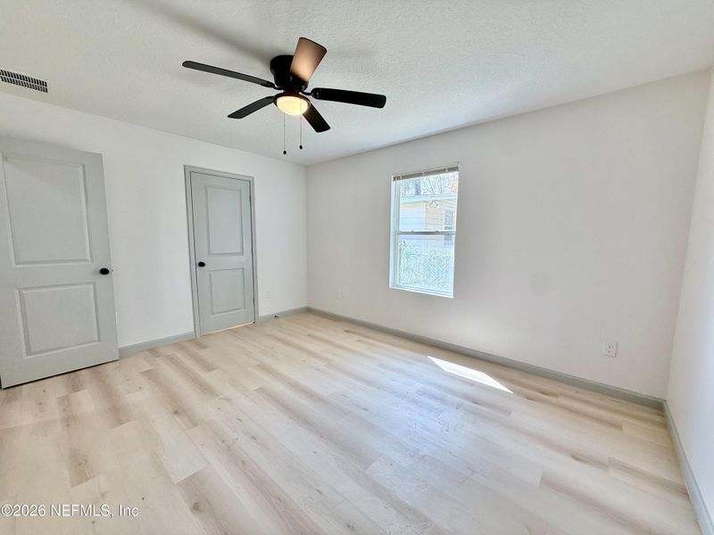 Spacious, unfurnished interior of a new home in , Jacksonville (Image 23).