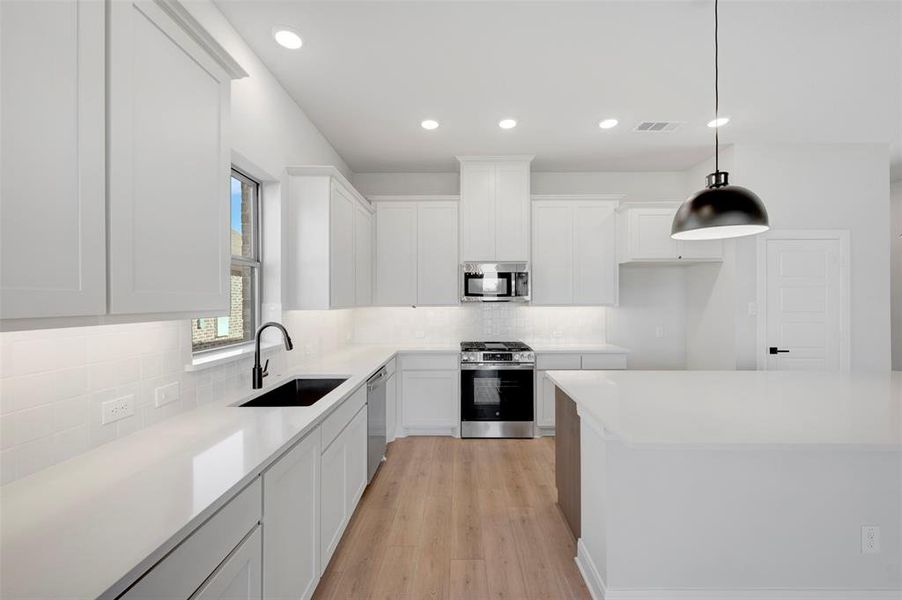 Furnished interior view inside a new home in Creekshaw – Classic, Royse City (Image 6). Furnished interior view inside a new home in Creekshaw – Classic, Royse City (Image 6).