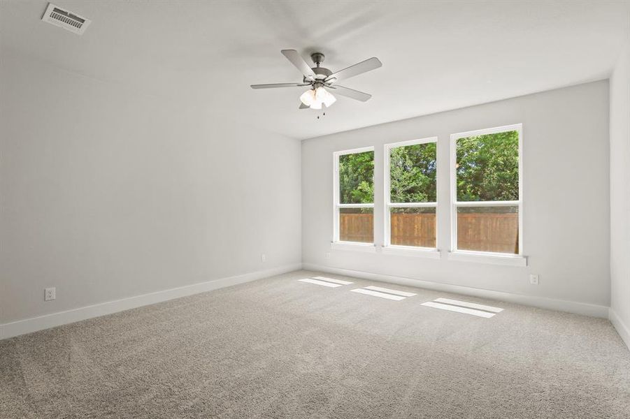 Spacious, unfurnished interior of a new home in Lyons Crest Estates, Garland (Image 19). Spacious, unfurnished interior of a new home in Lyons Crest Estates, Garland (Image 19).