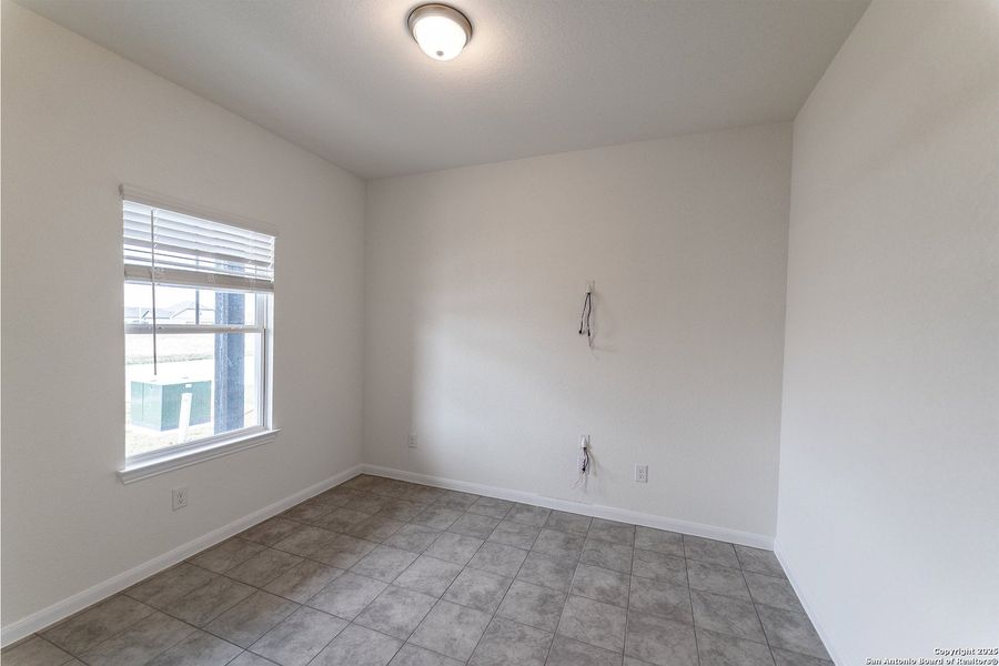 Spacious, unfurnished interior of a new home in Swenson Heights, Seguin (Image 14).