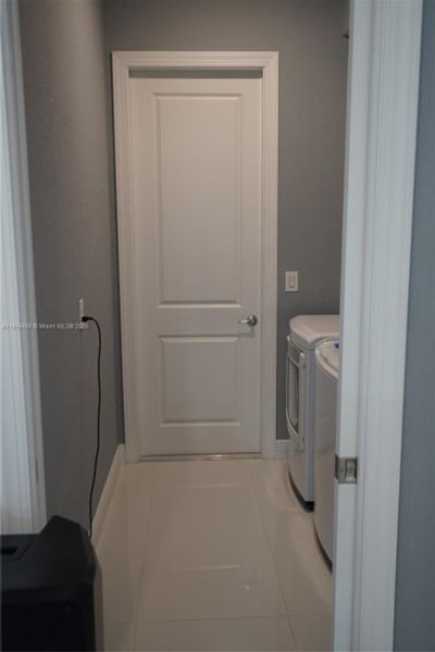 Furnished interior view inside a new home in , Lehigh Acres (Image 3).