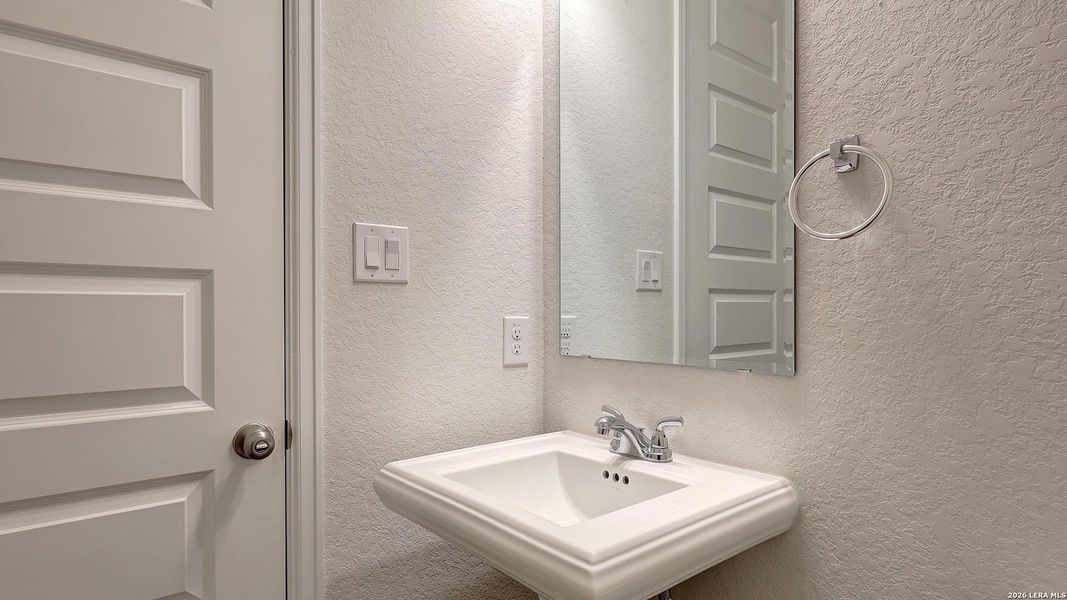 Close-up of interior finishes inside a home in Haby Hill, San Antonio (Image 16).