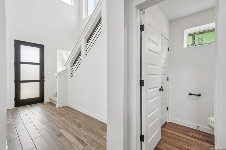 Spacious, unfurnished interior of a new home in Legacy at Lake Dunlap, New Braunfels (Image 16).