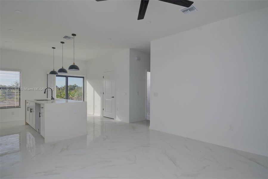 Spacious, unfurnished interior of a new home in , Lehigh Acres (Image 11).