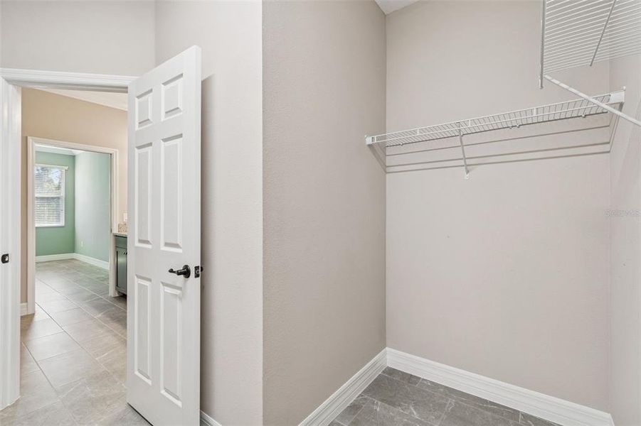 Spacious, unfurnished interior of a new home in Villas Del Lago, Lutz (Image 26).