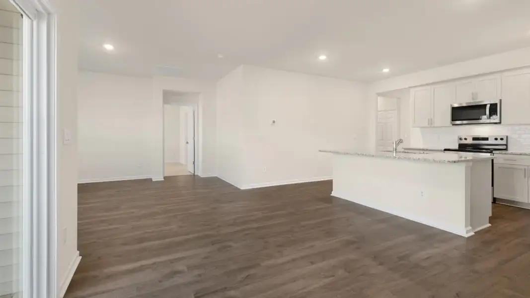 Spacious, unfurnished interior of a new home in Baker Farm, Youngsville (Image 15).