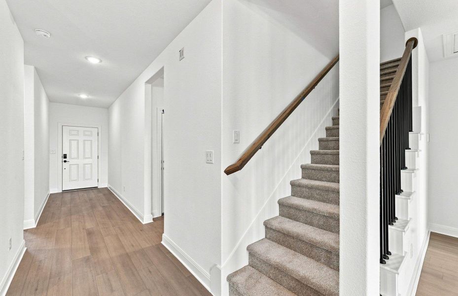 Spacious, unfurnished interior of a new home in Saddleback at Santa Rita Ranch, Liberty Hill (Image 15).