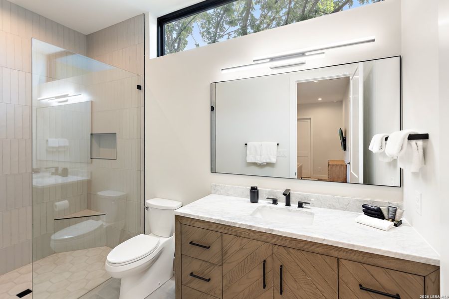 Furnished interior view inside a new home in , Kingsland (Image 9).