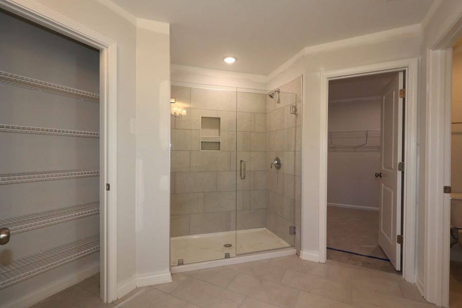Owner's Bathroom Owner's Bathroom