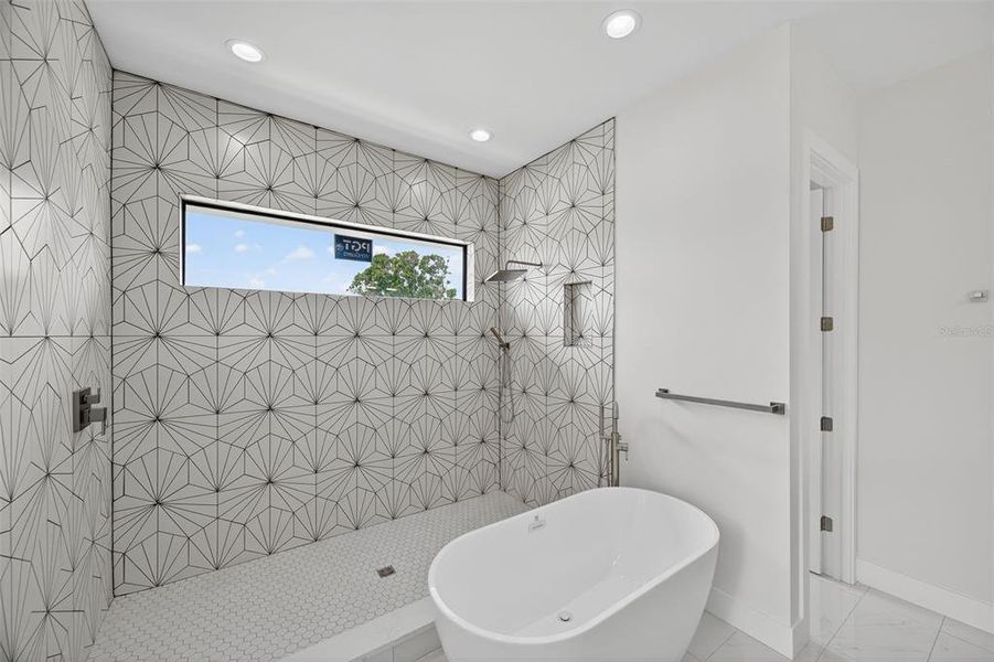 Furnished interior view inside a new home in , Clearwater Beach (Image 12).