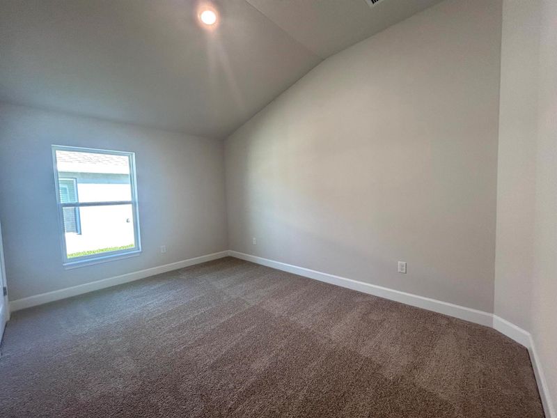 Spacious, unfurnished interior of a new home in Waterstone 52, Fort Pierce (Image 19).