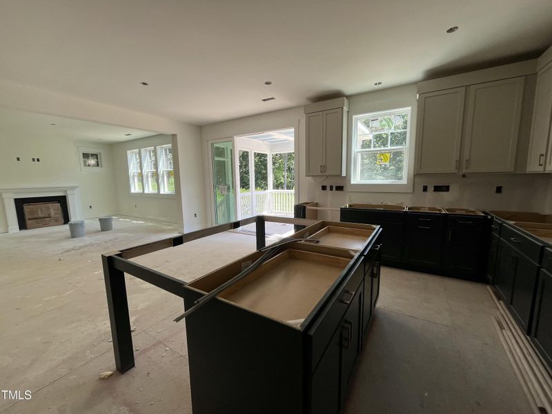 DABF8BE5-1E3C-4D69-8044-6B07DC20E69F DABF8BE5-1E3C-4D69-8044-6B07DC20E69F