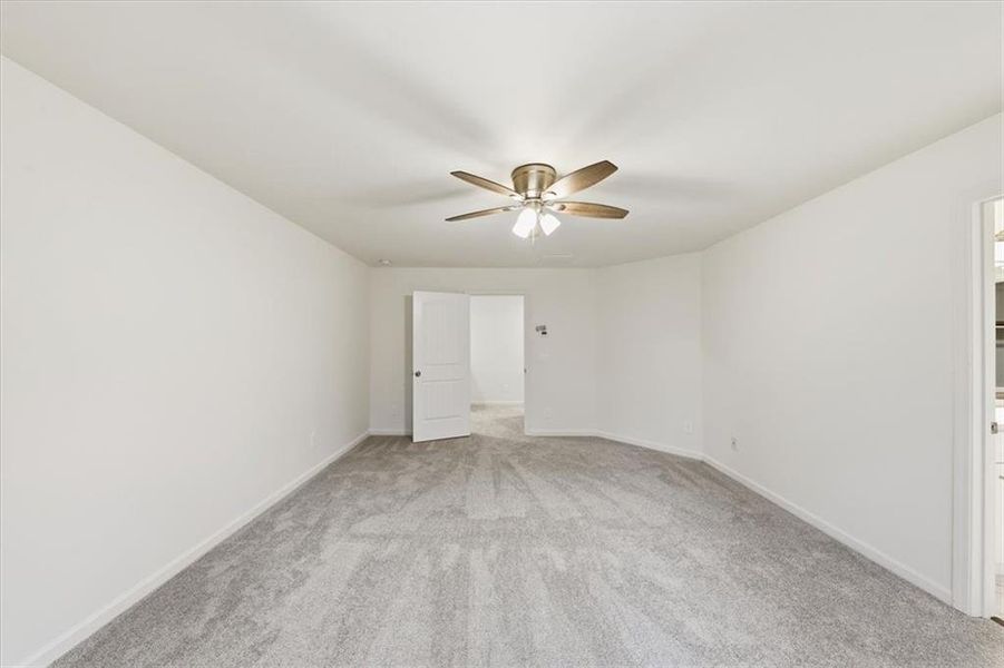 Spacious, unfurnished interior of a new home in , Carrollton (Image 36).
