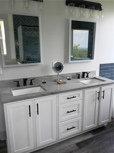 Furnished interior view inside a new home in , Dallas (Image 10).