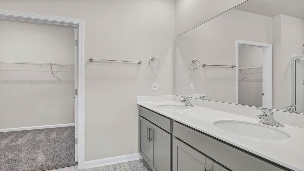 Image 35 representing the MANNING by D.R. Horton in Sease's Pond, Gilbert, SC.