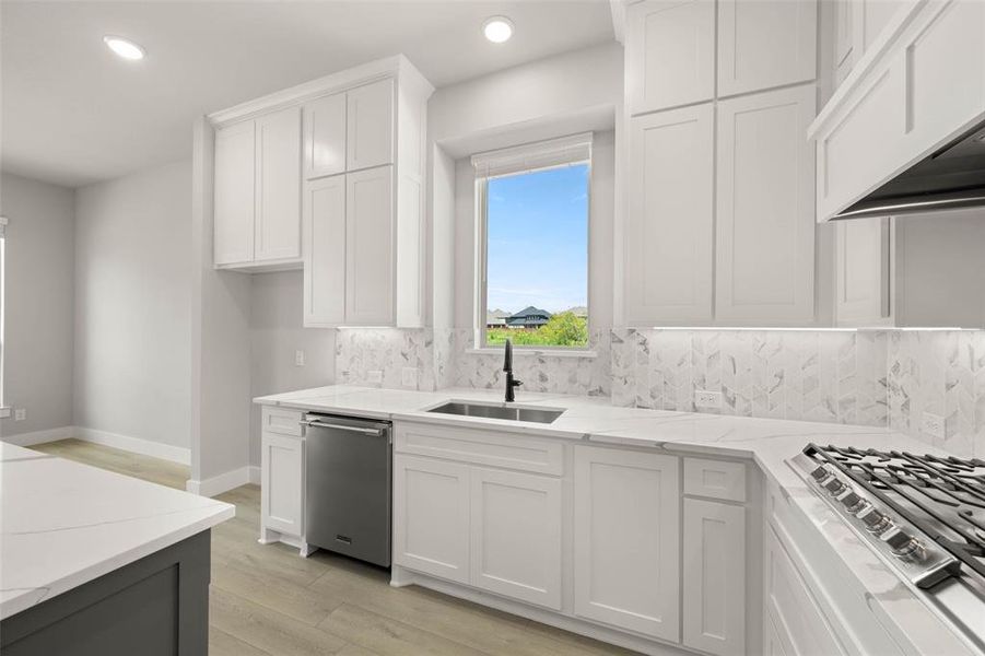 2100 Pelican- Kitchen-3