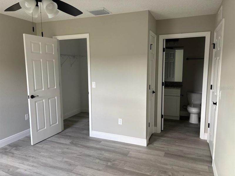 Spacious, unfurnished interior of a new home in , Citrus Springs (Image 24).