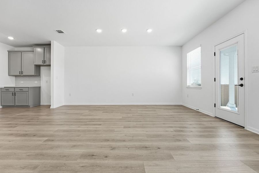 Spacious, unfurnished interior of a new home in Lisso, Pflugerville (Image 15).