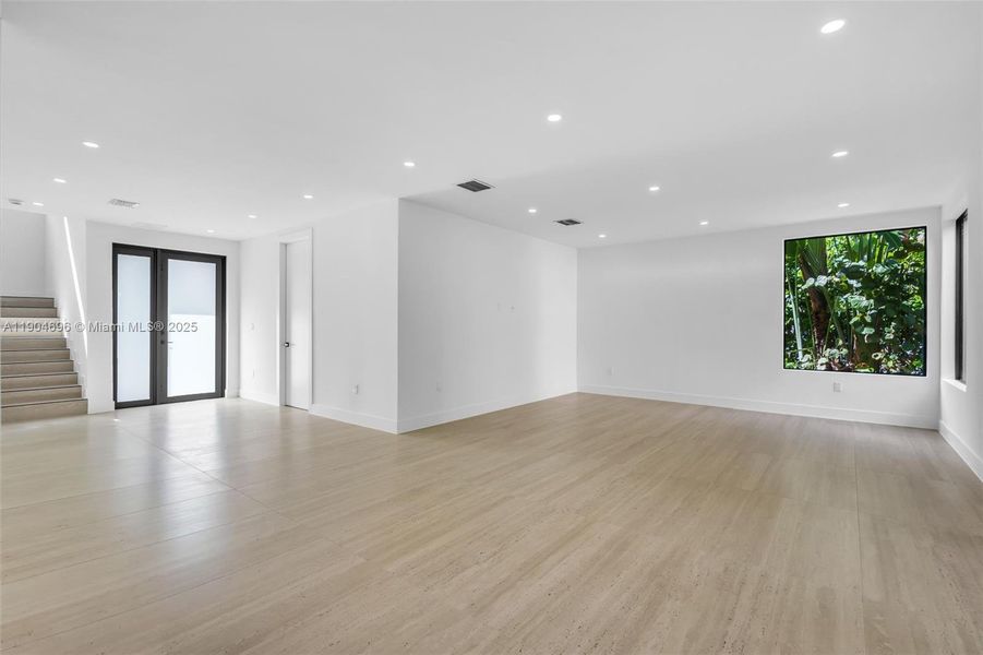 Spacious, unfurnished interior of a new home in , Miami (Image 12).