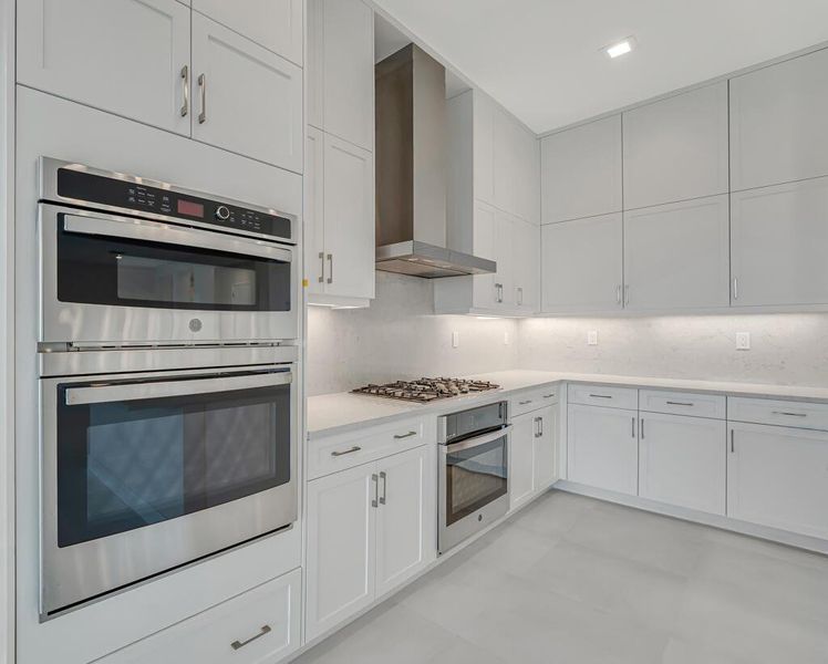 Furnished interior view inside a new home in Apex at Avenir, Palm Beach Gardens (Image 72). Furnished interior view inside a new home in Apex at Avenir, Palm Beach Gardens (Image 72).