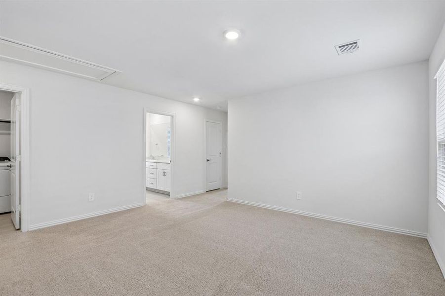 Spacious, unfurnished interior of a new home in Oak Ridge Park, Corinth (Image 31).