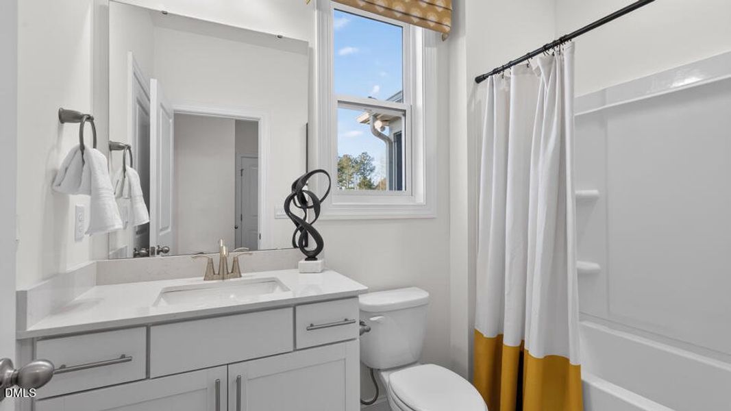 the-grove-at-winston-pointe-model-037