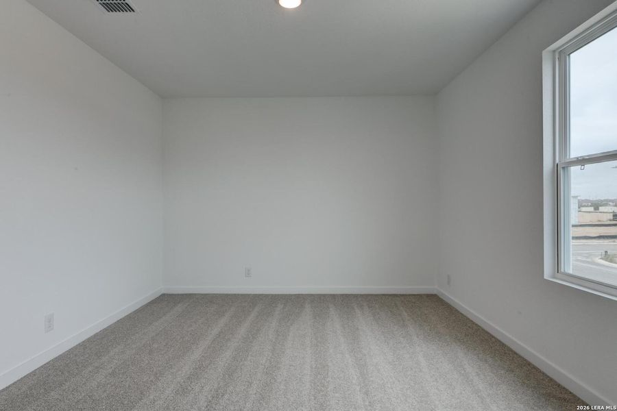 Spacious, unfurnished interior of a new home in Saddlebrook Ranch, Schertz (Image 15).